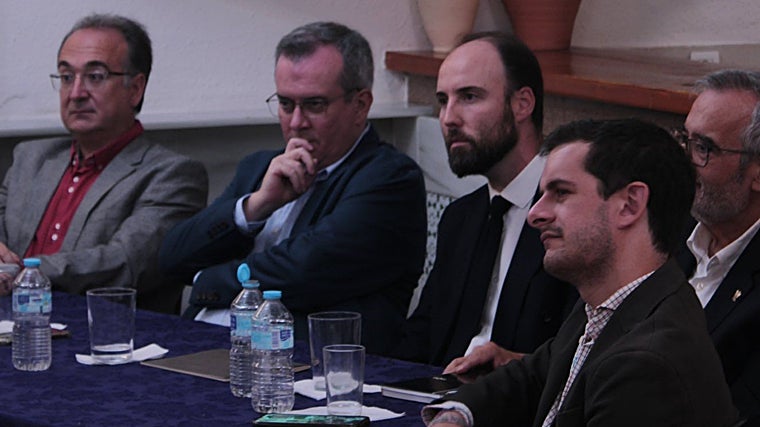 Mesa redonda sobre la historia de la Virgen de las Lágrimas, con Luis Miranda, Jesús Cabrera, Enrique Garrido, Álvaro Fedriani  y Antonio Varo