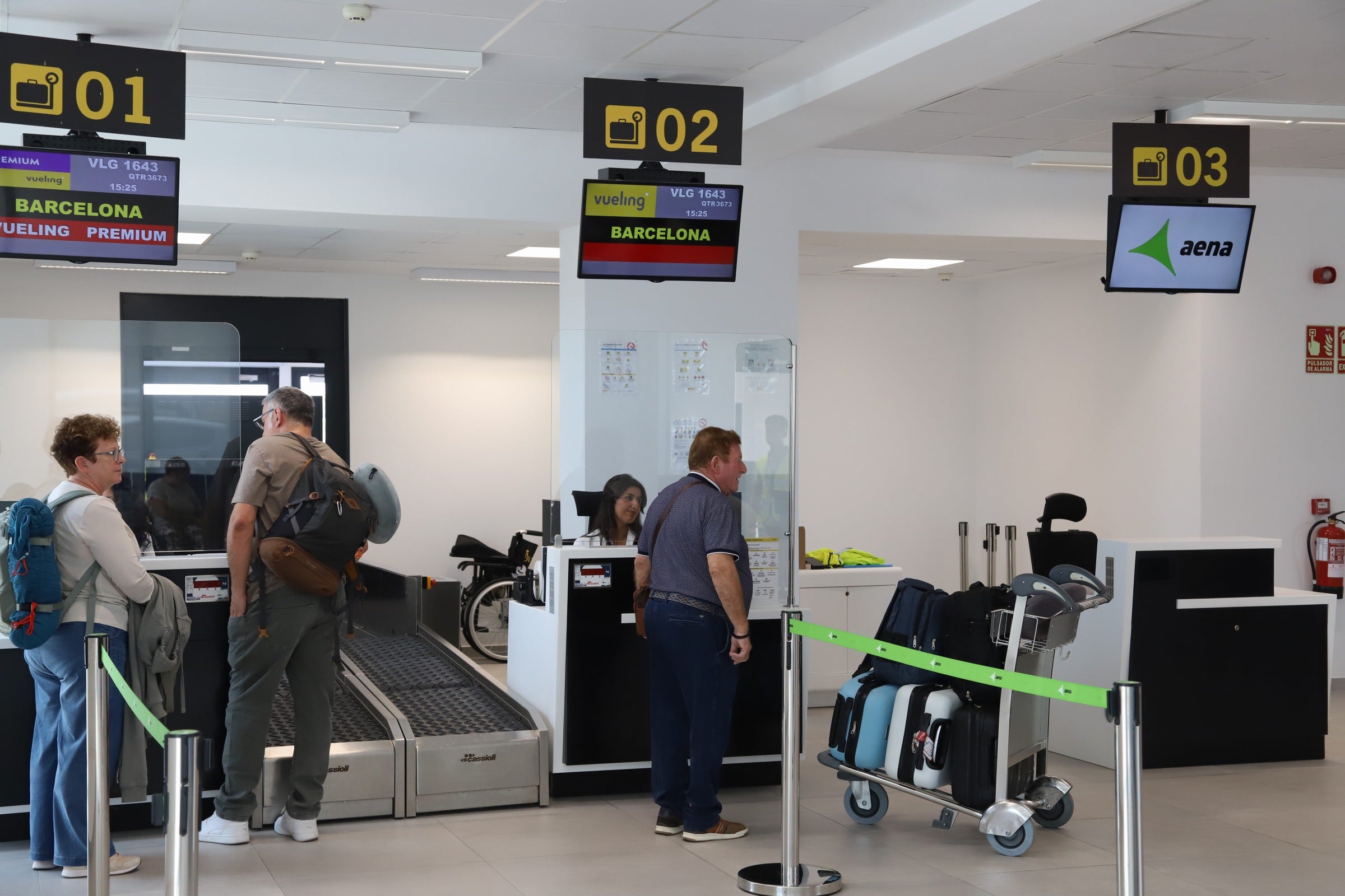 Así ha sido la llegada al aeropuerto de Córdoba del primer vuelo de Vueling