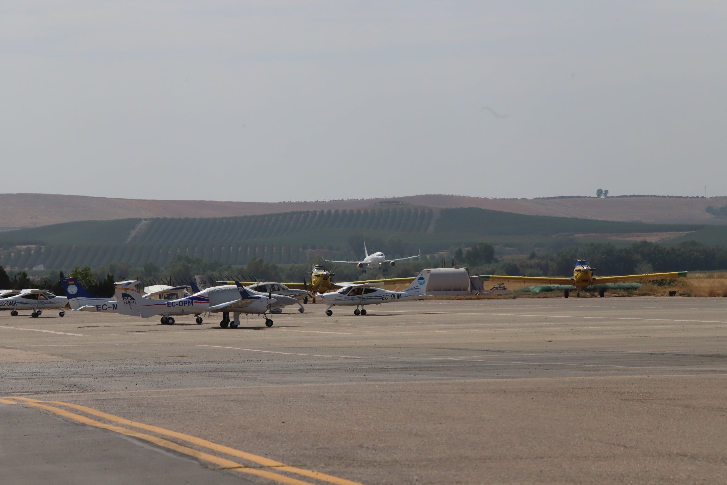 Así ha sido la llegada al aeropuerto de Córdoba del primer vuelo de Vueling