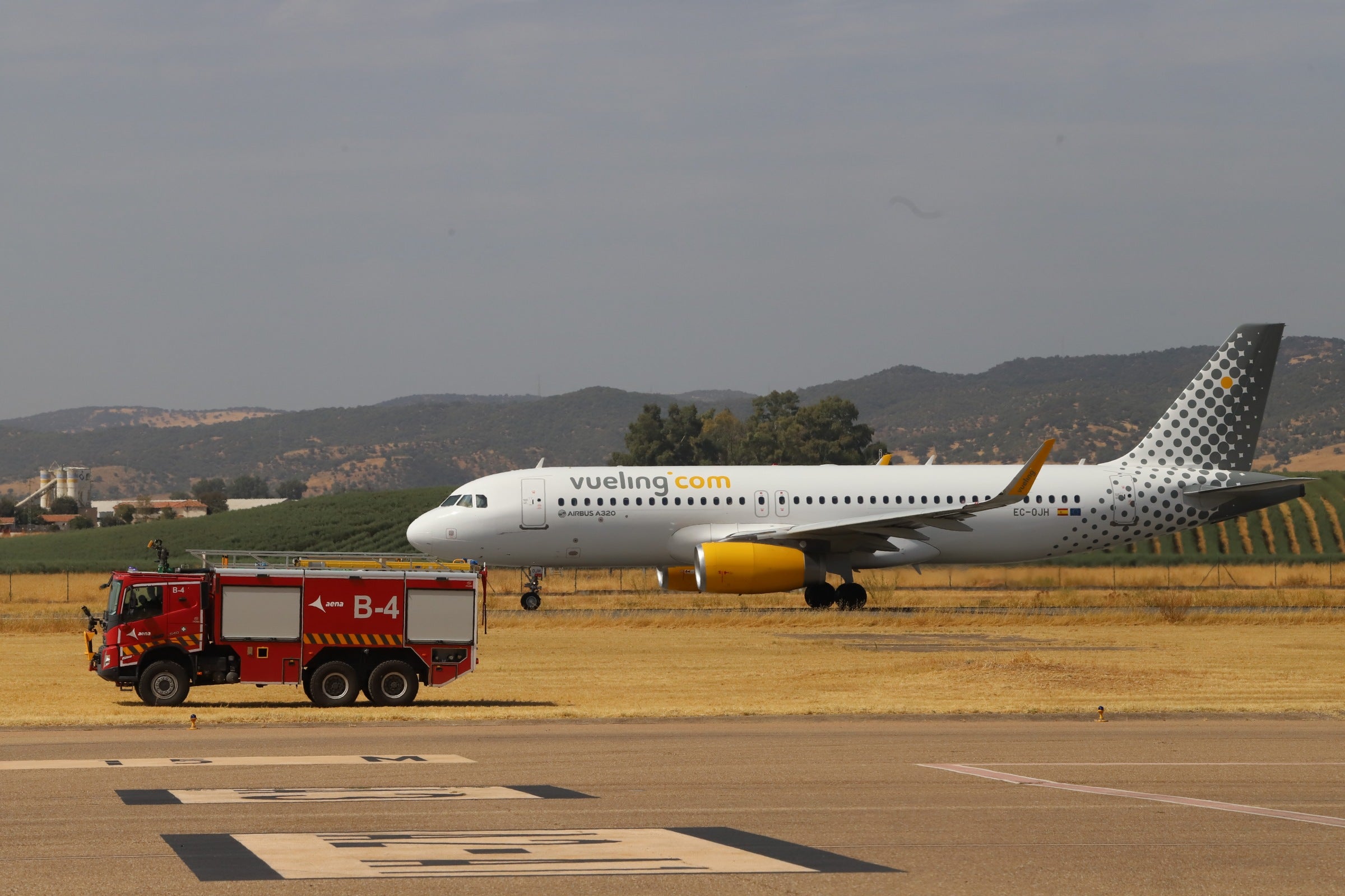 Así ha sido la llegada al aeropuerto de Córdoba del primer vuelo de Vueling