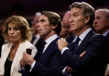 Feijóo y Aznar muestran unidad ante un «sanchismo terminal» pero «peligroso»