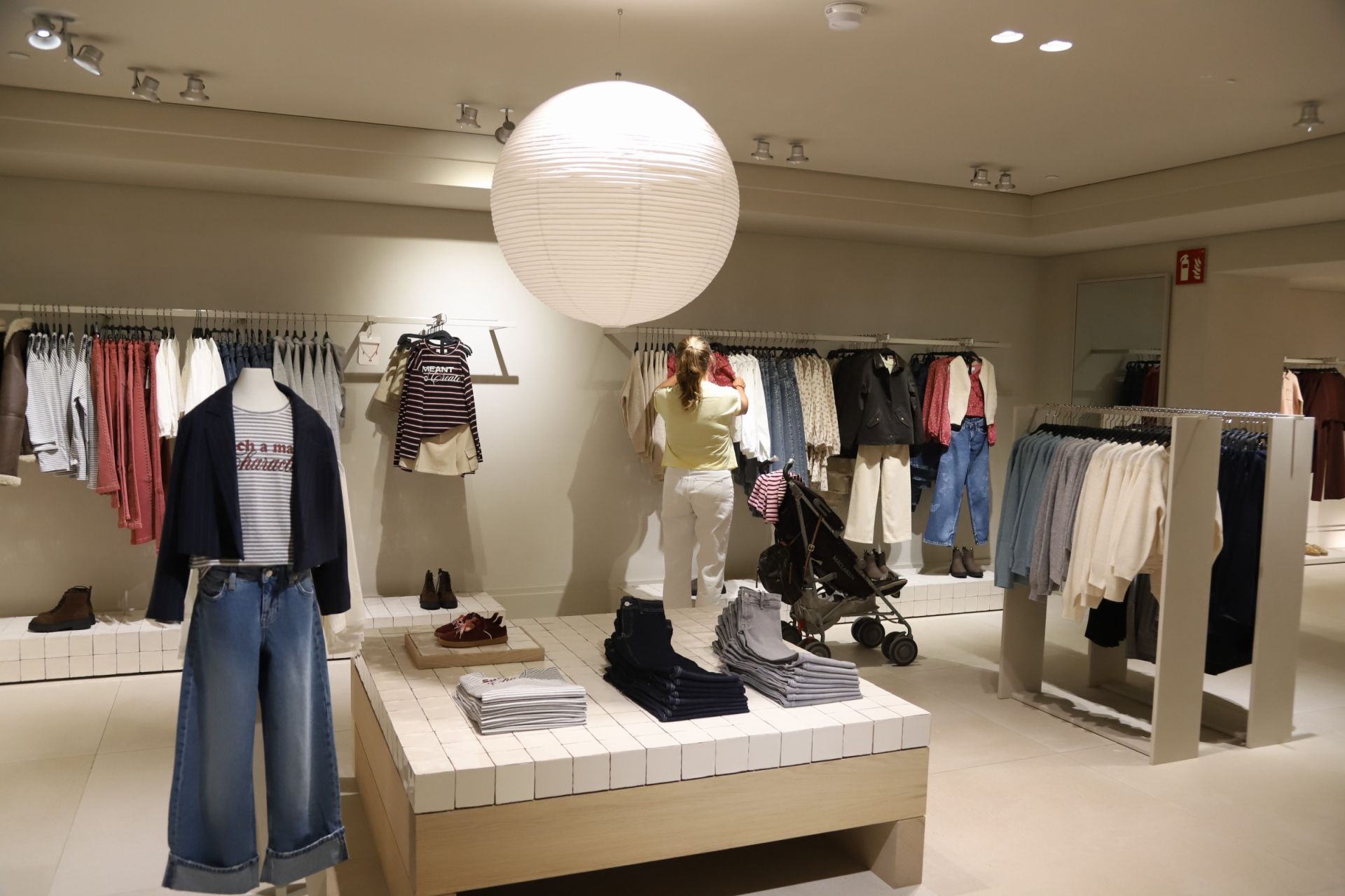 En imágenes, la inauguración de la megatienda de Zara en Córdoba