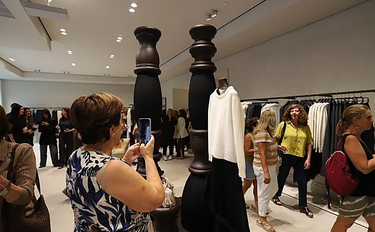 Imagen principal - Así es la nueva megatienda de Zara en Córdoba: conoce todos los detalles