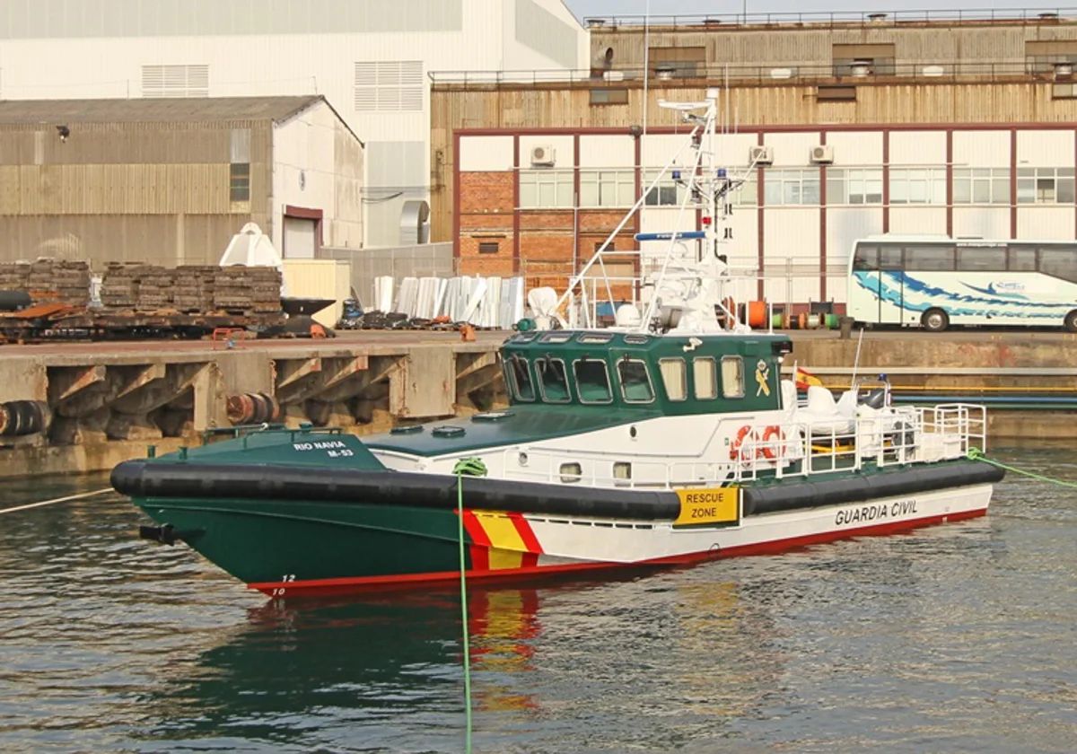 Muere el ocupante de una narcolancha al chocar con una embarcación de Guardia Civil en Algeciras