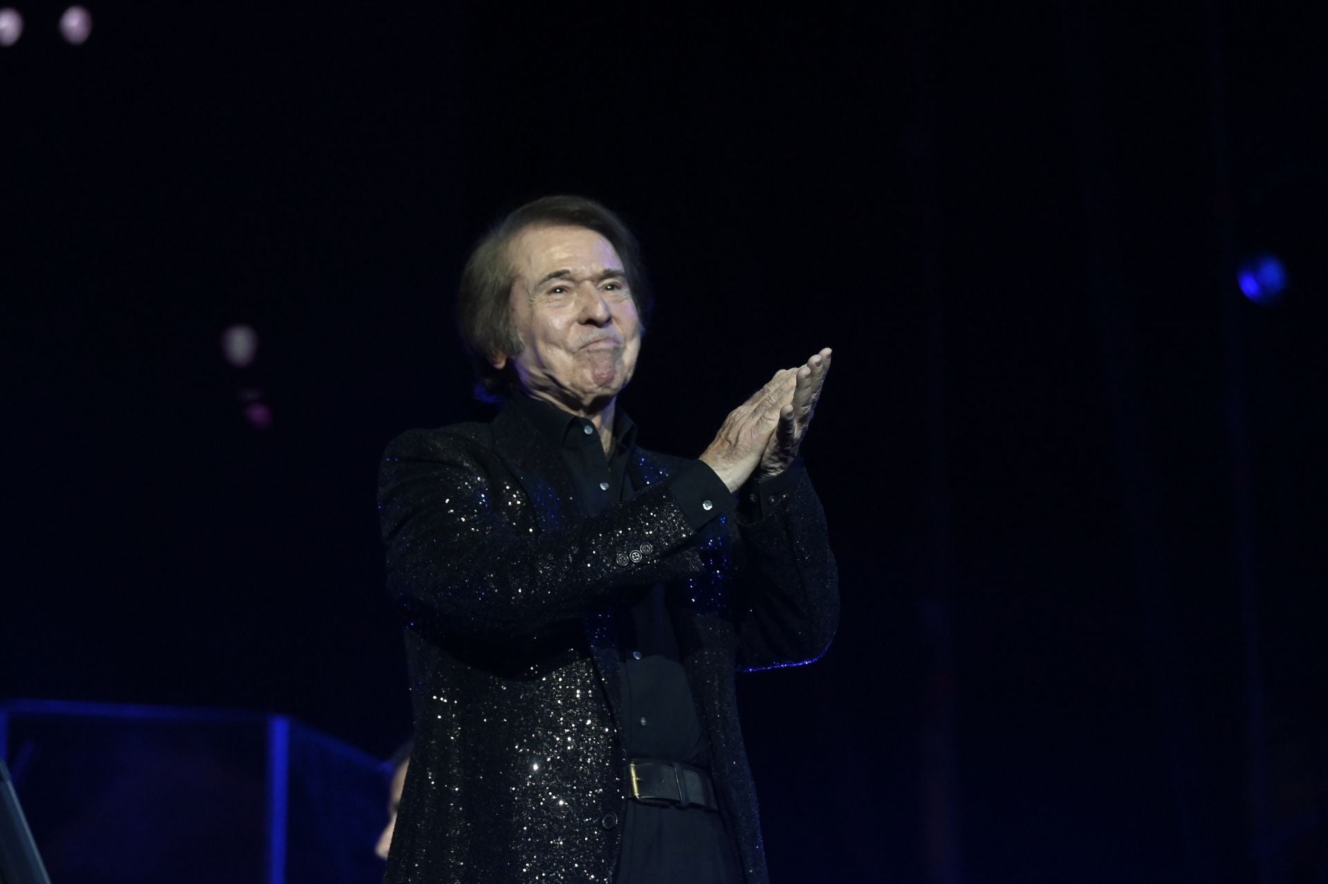 El espectacular concierto de Raphael en Córdoba, en imágenes