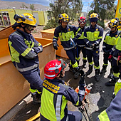 Un conato de incendio obliga al desalojo de varias viviendas en Santa Lucía (Gran Canaria)