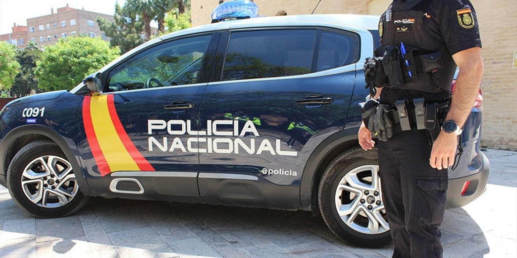 Detenida una joven de 18 años en Málaga por agredir con un cuchillo a su novio en una discusión por celos