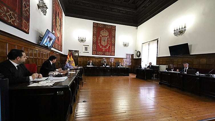 Rechazan conceder la pensión de viudedad a la pareja de un hombre fallecido tras 24 años de relación por no estar casados y se la dan a su exesposa