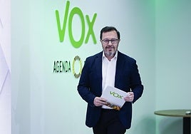 Fúster critica que algunos portavoces del PP intenten «disfrazarse algo de Vox» y «estafar» a sus votantes