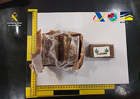 Imagen secundaria 1 - Detenidas 34 personas e incautadas 2 toneladas de cocaína en una macroperación antidroga con base en Canarias