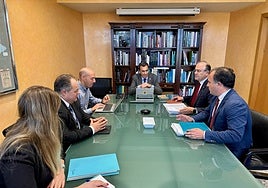 El alcalde de Talavera pide a la CHT la limpieza y regeneración urbana de las riberas del Tajo, incidiendo en la zona de las piraguas