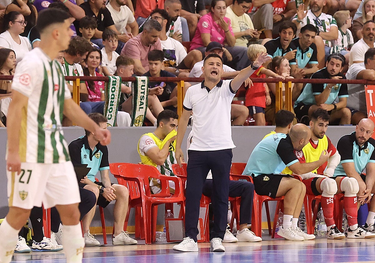 Ema Santoro, entrenador del Córdoba Patrimonio