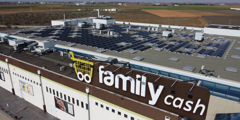 La historia de Family Cash: de dónde viene, quién es su dueño y cómo se ha convertido en uno de los supermercados más baratos