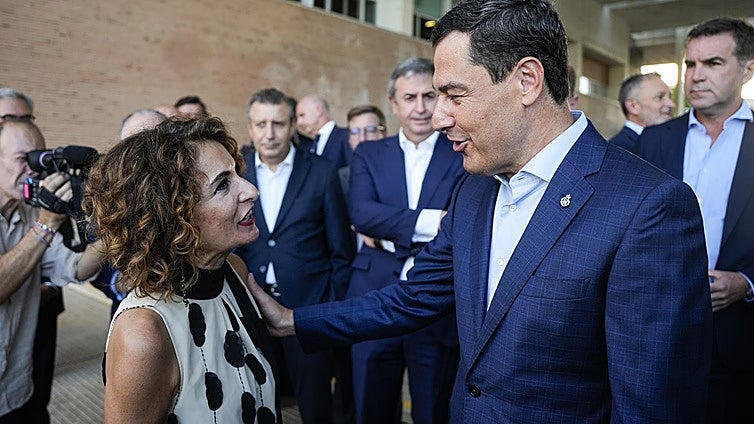 Juanma Moreno toma la palabra a María Jesús Montero y le pide por carta una reunión sobre el nuevo hospital de Cádiz