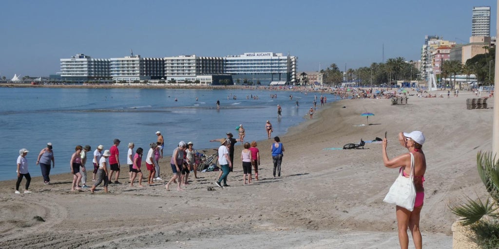 Muere ahogado un joven de dieciocho años en la playa en Alicante