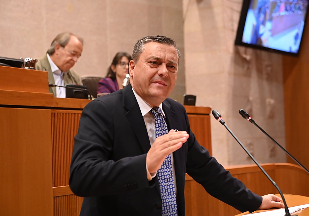 Fernando Sabés, portavoz del grupo parlamentario socialista en Las Cortes de Aragón