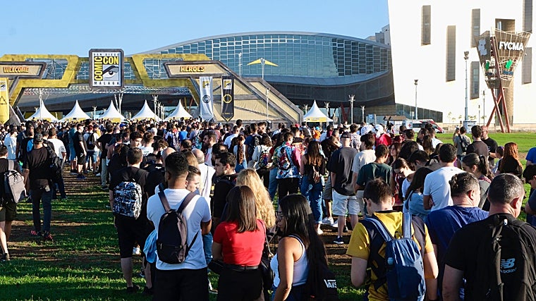 Largas colas para entrar a la San Diego Comic-Con Málaga