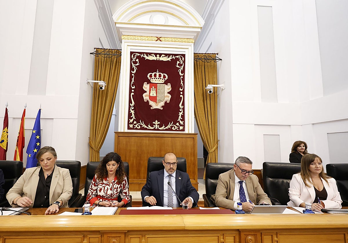 El presidente de las Cortes, Pablo Bellido,