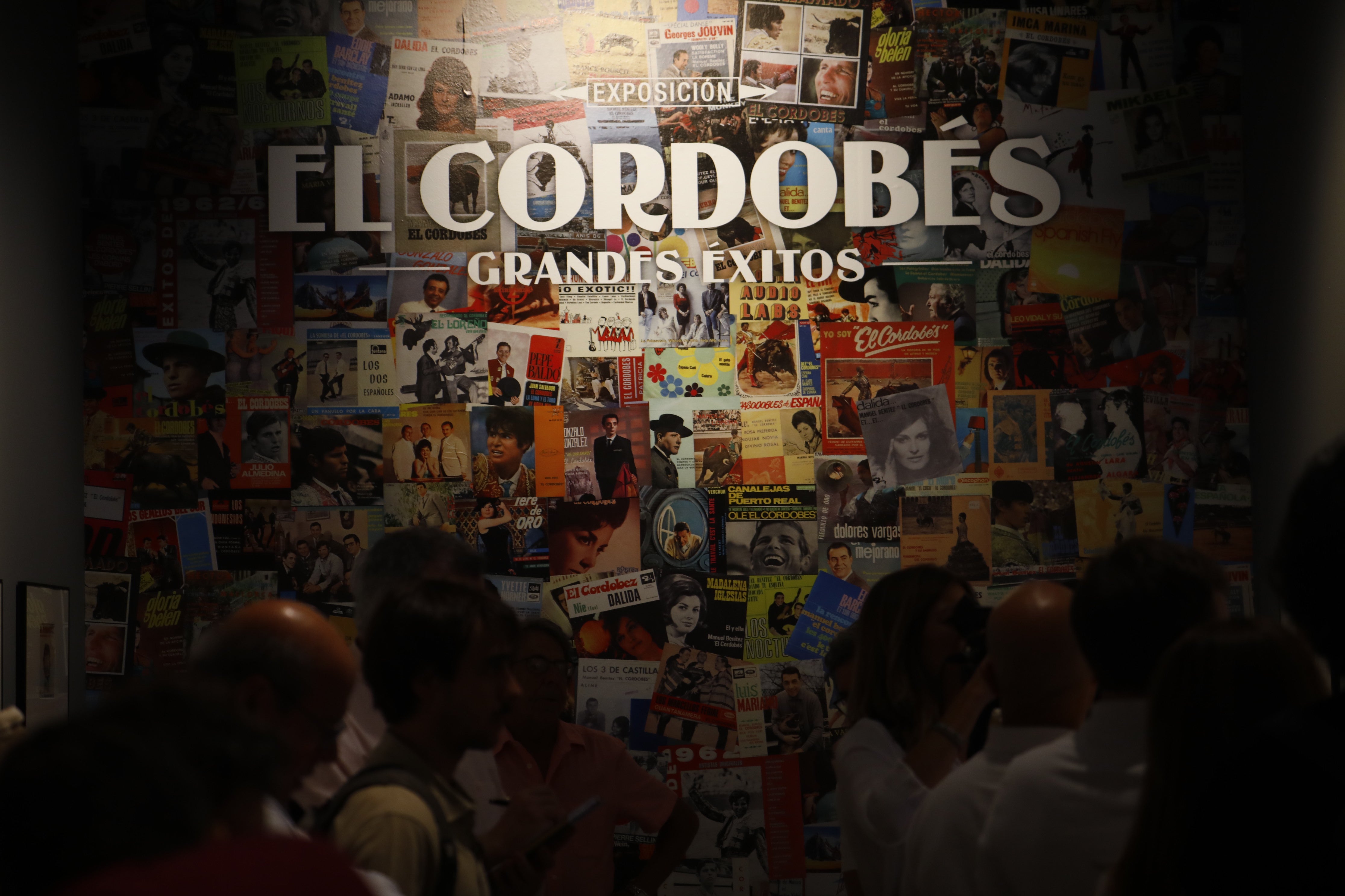 La singular exposición discográfica sobre El Cordobés, en imágenes