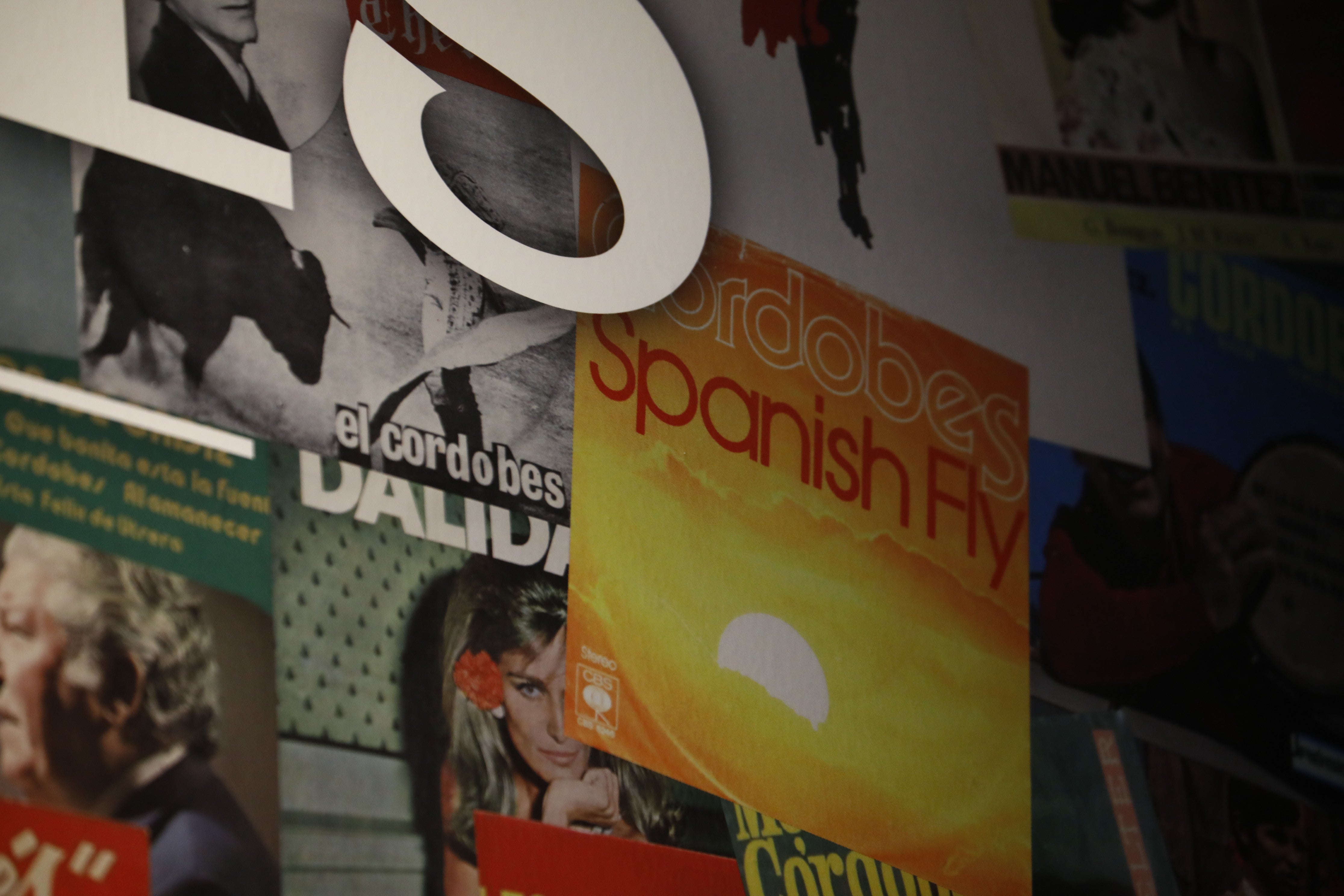 La singular exposición discográfica sobre El Cordobés, en imágenes