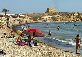 Alicante, Elche y Santa Pola, entre las ciudades con mayor bienestar de España: vivir junto al mar hace más feliz