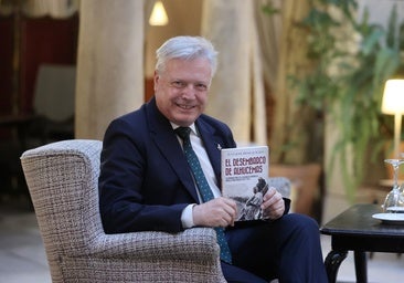 Juan José Primo Jurado arroja luz en Alhucemas con un nuevo libro que ayuda a «eliminar los complejos»