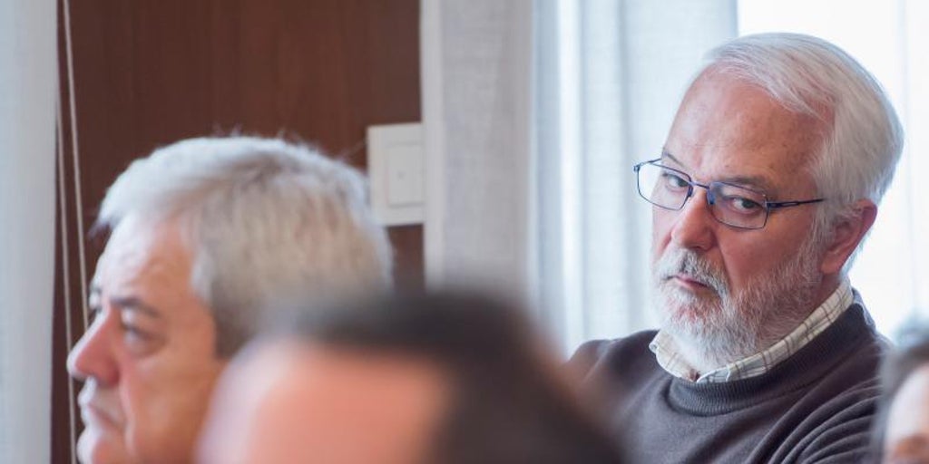 Un ex alto cargo del PSOE absuelto en el caso ERE entra en la prisión por los enchufes de los amigos de Javier Guerrero en la Junta de Andalucía