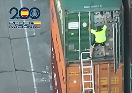 Los 'Spiderman' del Cartel del Puerto de Valencia: trepan, abren contenedores y extraen la cocaína sin dejar rastro