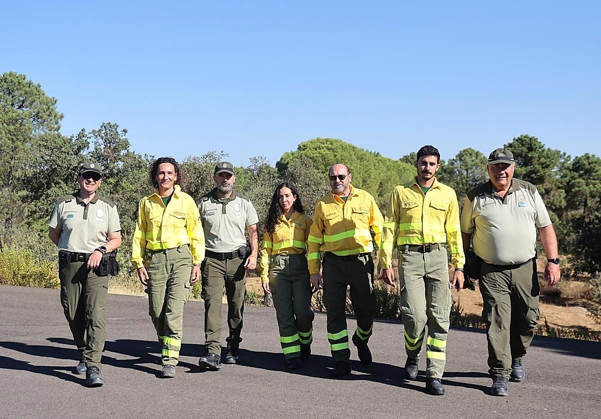 Miembros de los distintos equipos del Infoca que intervieron en el siniestro de Villanueva del Rey