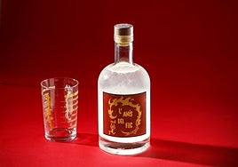 Un bar emblemático de Valencia lanza su propia cazalla: «La idea nació en un almuerzo con amigos»