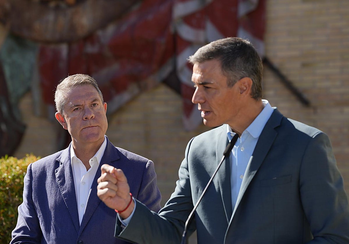 Los presidentes Emiliano García Page y Pedro Sánchez, en un acto público hace unos días
