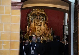 La Virgen del Socorro se queda sin salir en procesión por las calles de Córdoba ante la lluvia