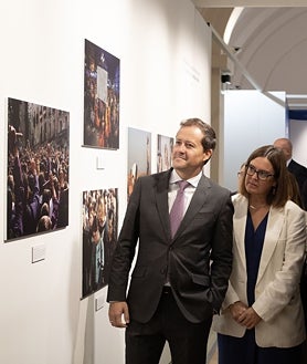 Imagen secundaria 2 - Representantes públicos han inaugurado la exposición este lunes 