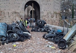 Set de rodaje en pleno puente de Alcántara este lunes por la mañana