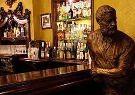 La ruta de Pamplona que inspiró a Hemingway: cafeterías, hoteles y otros rincones por los que pasó el autor