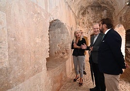 La reforma de una puerta de la Alhambra descubre un puente nazarí que llevaba más de cinco siglos oculto