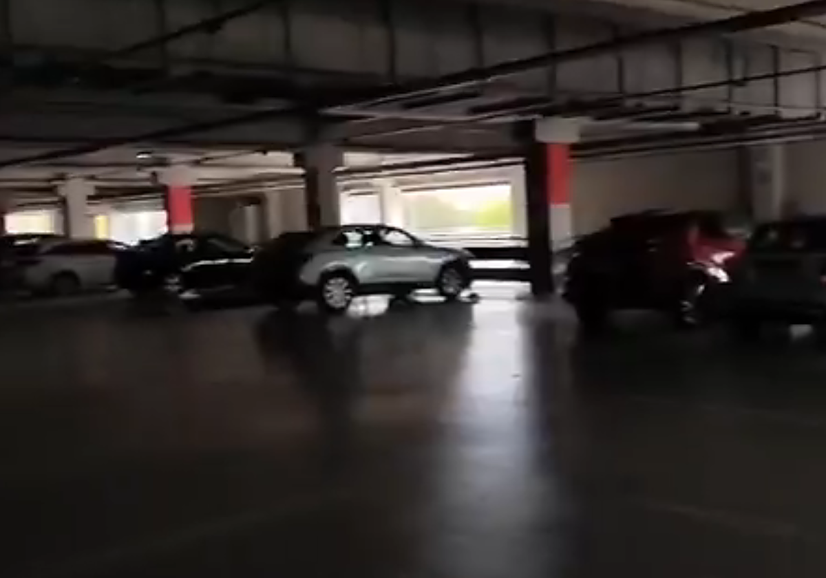 Imagen del parking superior de Ikea Alfafar