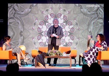 Manuel Rivas: «La literatura, igual que el periodismo, tiene que ser el lugar donde habite el por qué»