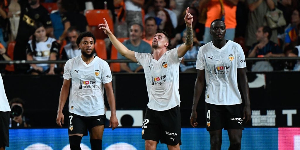 Suspendido el Valencia-Oviedo ante la alerta roja por lluvias: se jugará este martes