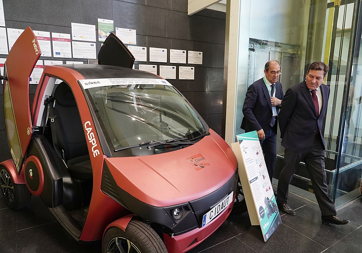 El consejero de Economía y Hacienda y portavoz de la Junta, Carlos Fernández Carriedo, durante su participación en la jornada 'Retos y oportunidades en defensa: nuevos horizontes para la industria y la innovación', organizada por Fundación Cidaut