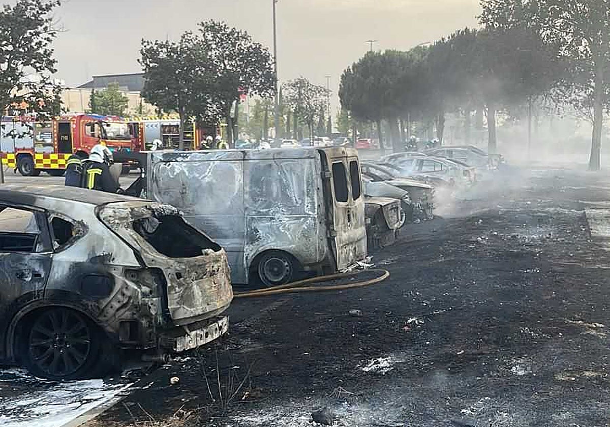 Vehículos afectados por el incendio