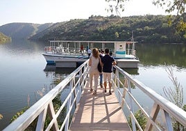 Córdoba tendrá un barco para pasear por el Guadalquivir en 2026: funcionará con luz solar y viajarán 15 personas