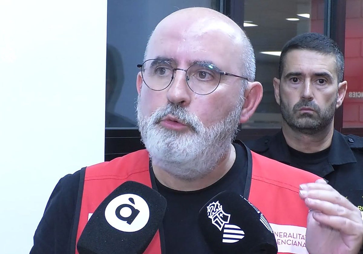 Imagen del subdirector general de Emergencias de la Generalitat Valenciana, Jorge Suárez, la noche del 29 de octubre