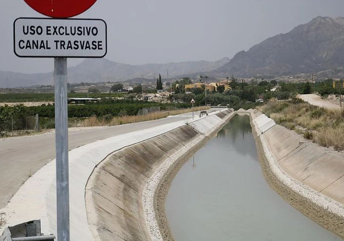 Canal del trasvase Tajo-Segura