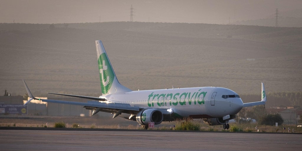 Granada advierte que su aeropuerto puede perder el nombre de 'Jaén' «si no colabora» en su promoción