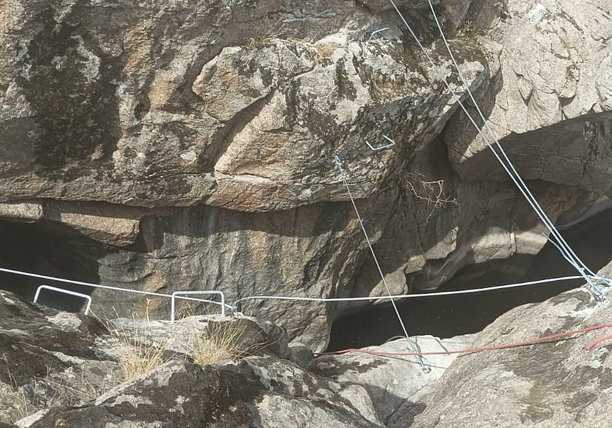 La vía ferrata denunciada se encuentra en el término municipal de Santa Ana de Pusa