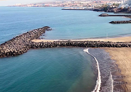 Rescatado en estado grave un hombre al sufrir un ahogamiento incompleto en Playa de Troya, en Tenerife