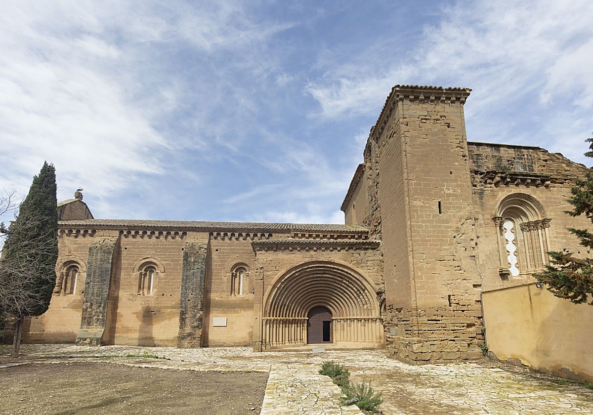 El cenobio femenino ordenado construir por la reina Doña Sancha en el siglo XII en Villanueva de Sijena, pequeña población de Huesca