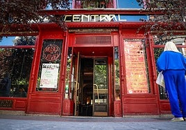 El Café Central consigue posponer su cierre al menos hasta principios de 2026