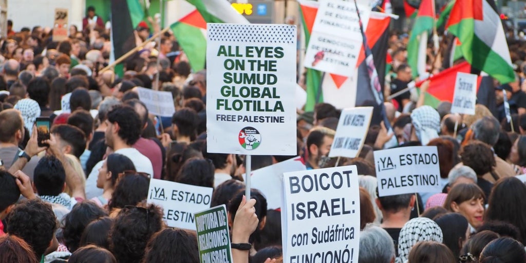 Tres trabajadores de la Complutense heridos tras la irrupción de manifestantes en apoyo a la Flotilla de Gaza en Filología y Filosofía